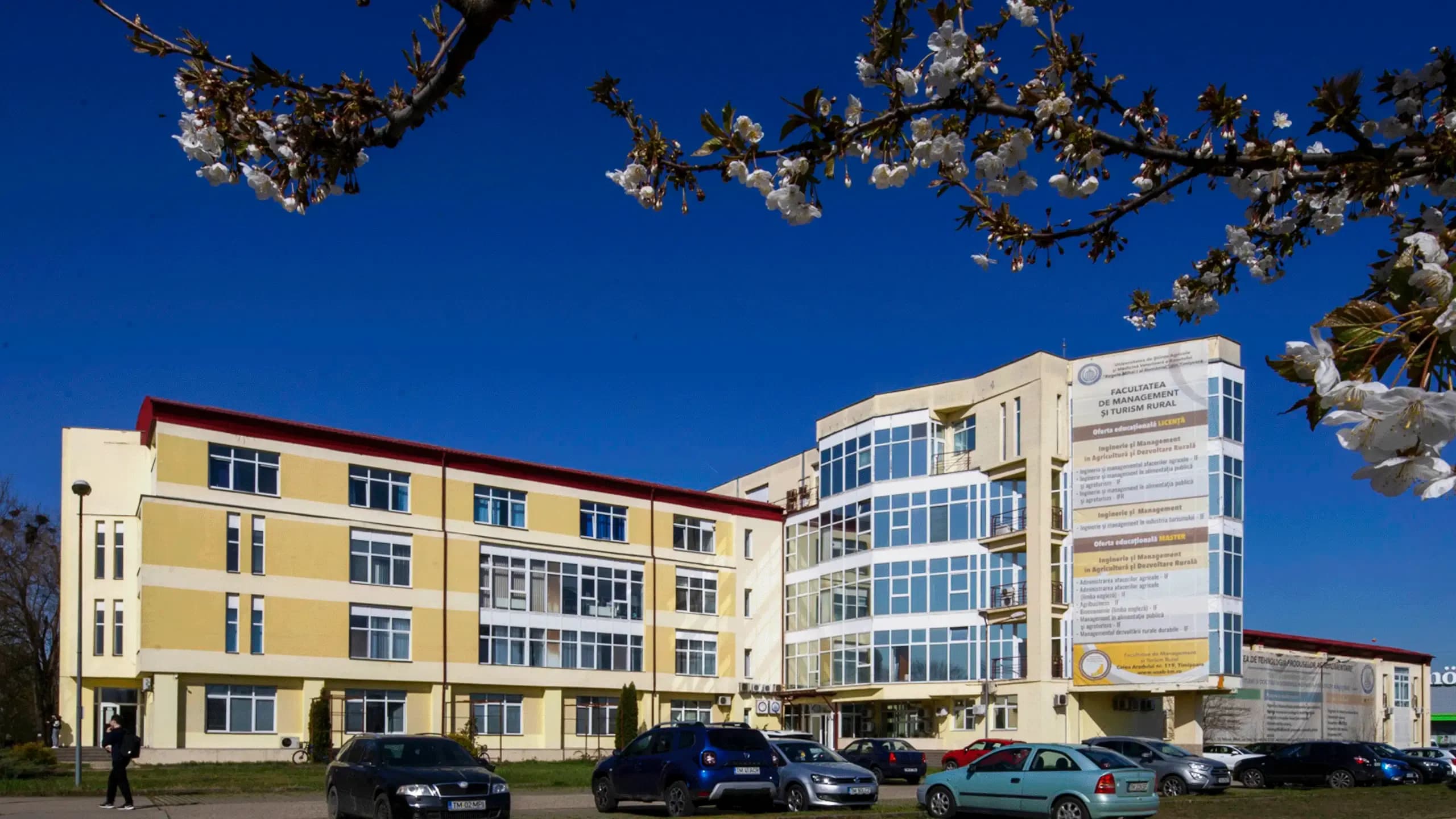 Facultatea de Management si Turism Rural Hero Image
